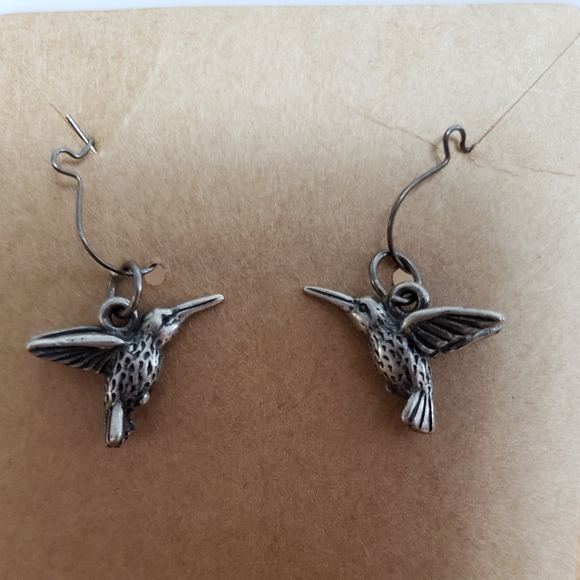 Bundle of 3 pairs of earrings. Very pretty. Green leaves marked Jj jonette Avon - Picture 4 of 9